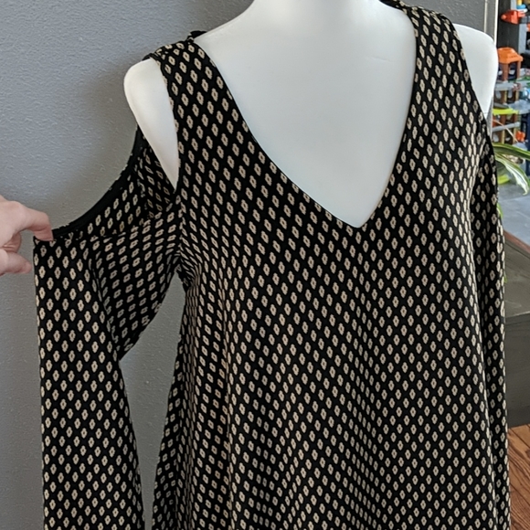 BLUSH boho cold-shoulder dress - Picture 3 of 4